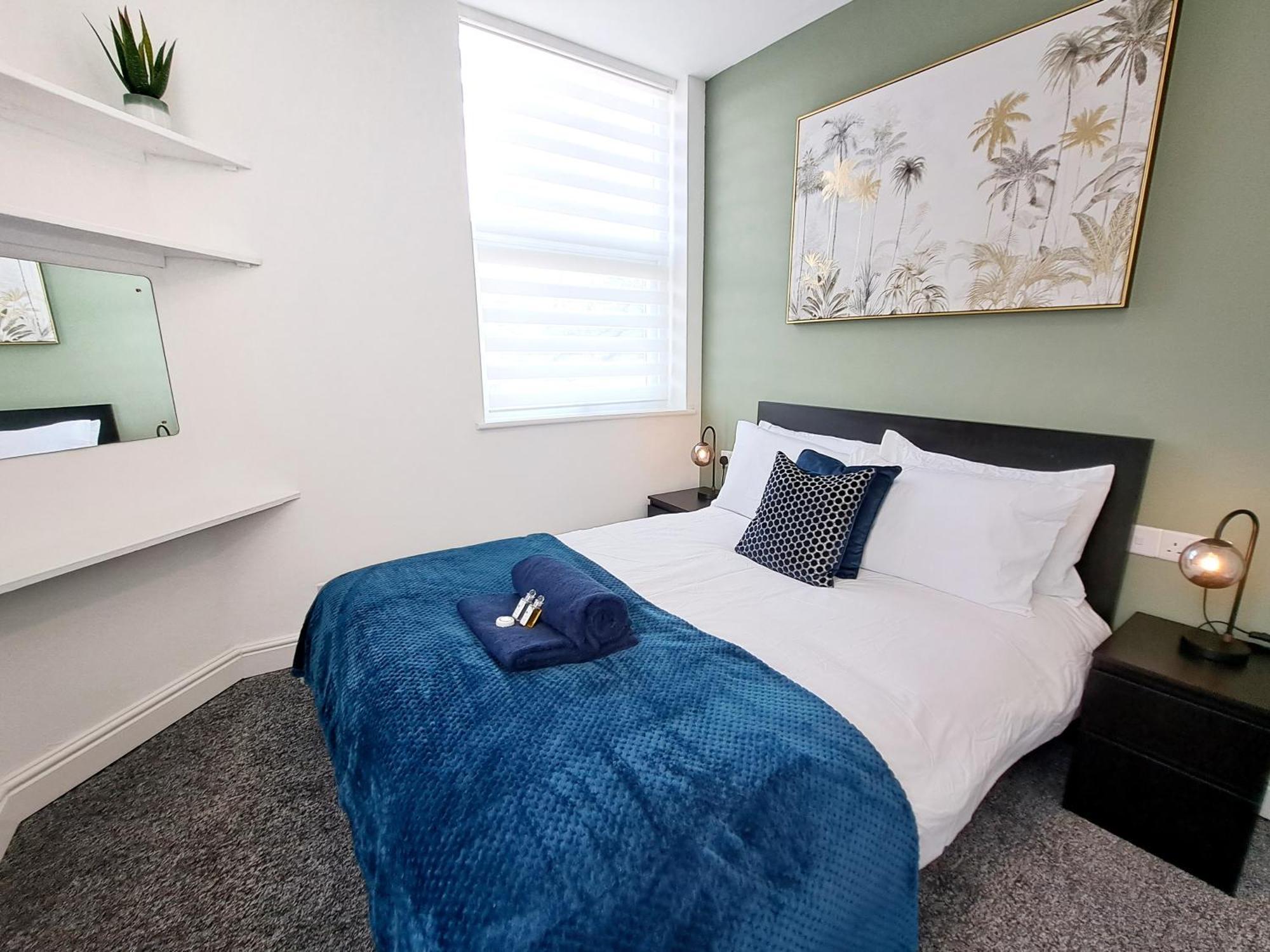 Bright 3 Bed Apartment With Terrace, Free Parking On Premises Watford  Esterno foto